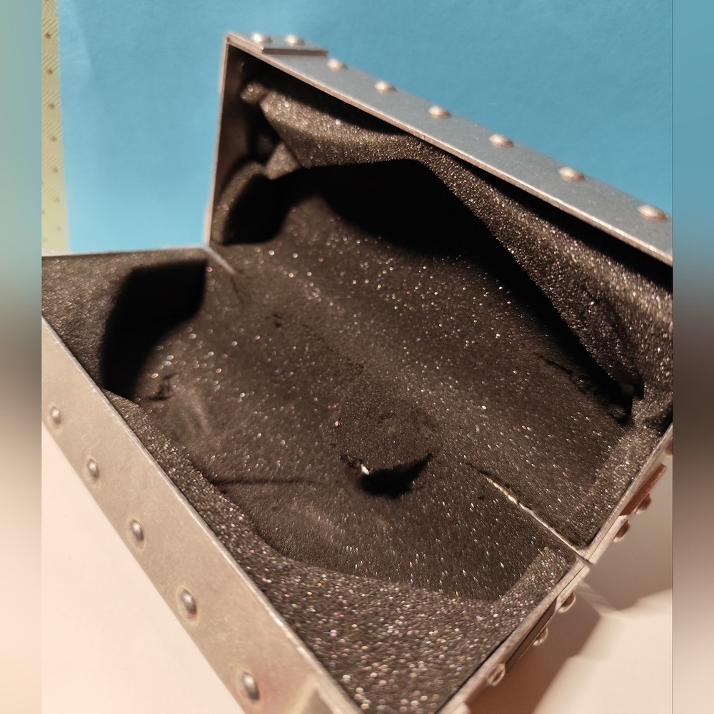 Vintage Oakley Metal Vault Sunglasses Case - Picture 4 of 9